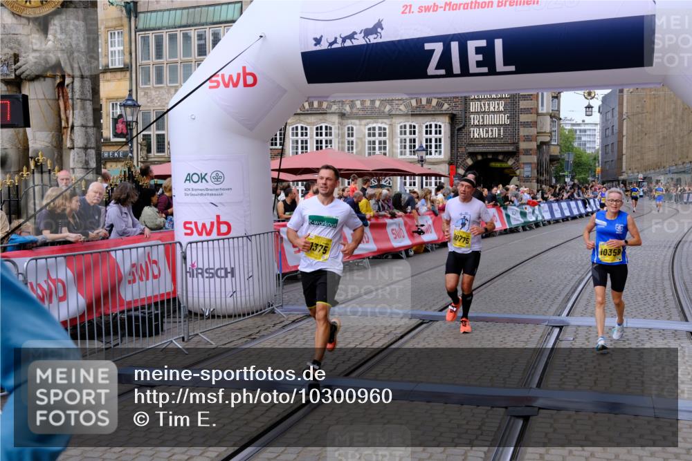 13.09.2026 - 21. swb-Marathon Bremen Tim E. http://msf.ph/oto/10300960 13.09.2026 10:42:44 Ziel 10358, 10632, 10775, 11375, 11630, 11779, 11895, 12395, 12525 meine-sportfotos.de