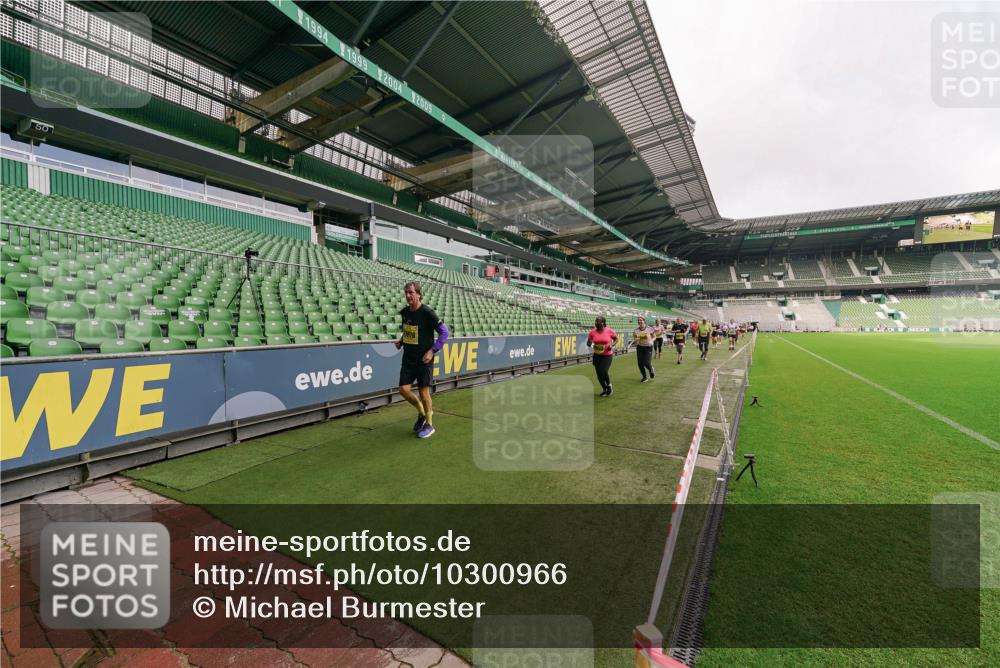 13.09.2026 - 21. swb-Marathon Bremen Michael Burmester http://msf.ph/oto/10300966 13.09.2026 10:42:33 Laufen im Stadion 10002, 10148, 10163, 10247, 10303, 10330, 10361, 10362, 10395, 10396, 10399, 10414, 10419, 10422, 10461, 10462, 10474, 10490, 10491, 10519, 10527, 10546, 10547, 10557, 10572, 10644, 10665, 10705, 10719, 10722, 10752, 10768, 10773, 10776, 10784, 10804, 10805, 10854, 10859, 10880, 10889, 10909, 10963, 10977, 11026, 11027, 11041, 11043, 11048, 11078, 11084, 11085, 11090, 11097, 11098, 11140, 11173, 11192, 11239, 11274 meine-sportfotos.de