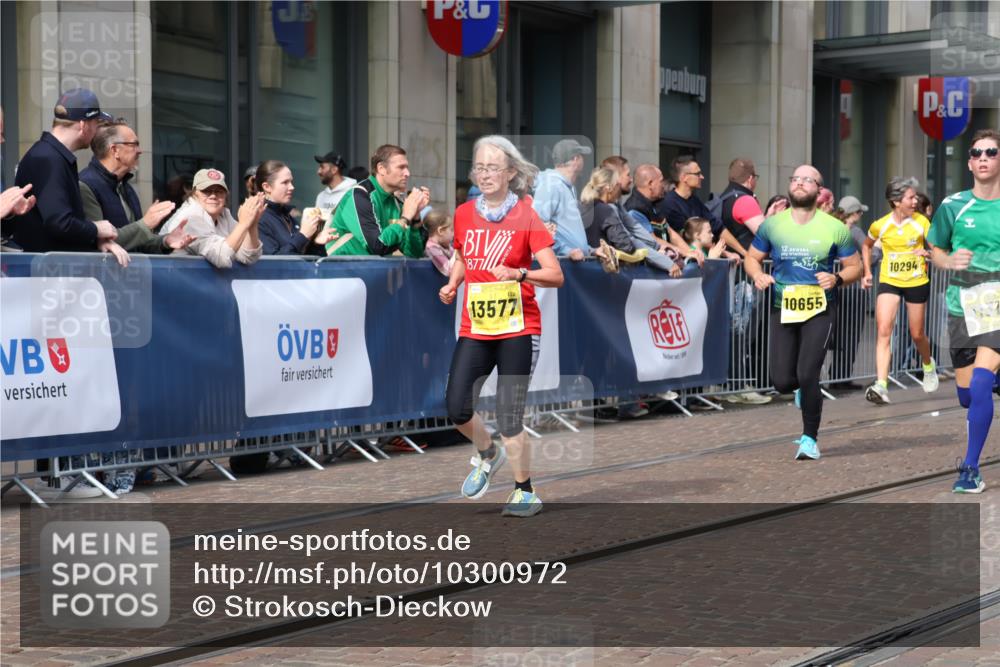 13.09.2026 - 21. swb-Marathon Bremen Strokosch-Dieckow http://msf.ph/oto/10300972 13.09.2026 10:49:07 Ziel 10294, 10514, 10655, 10739, 10835, 10846, 10910, 11092, 11191, 11567, 11621, 11635, 11896, 11984, 12376, 13577, 10253, 10293, 10392, 10566, 11316, 11567, 11885, 11891, 11896, 12027, 12132, 12149, 12204, 12350, 12450, 12529, 13512, 13555, 13577 meine-sportfotos.de