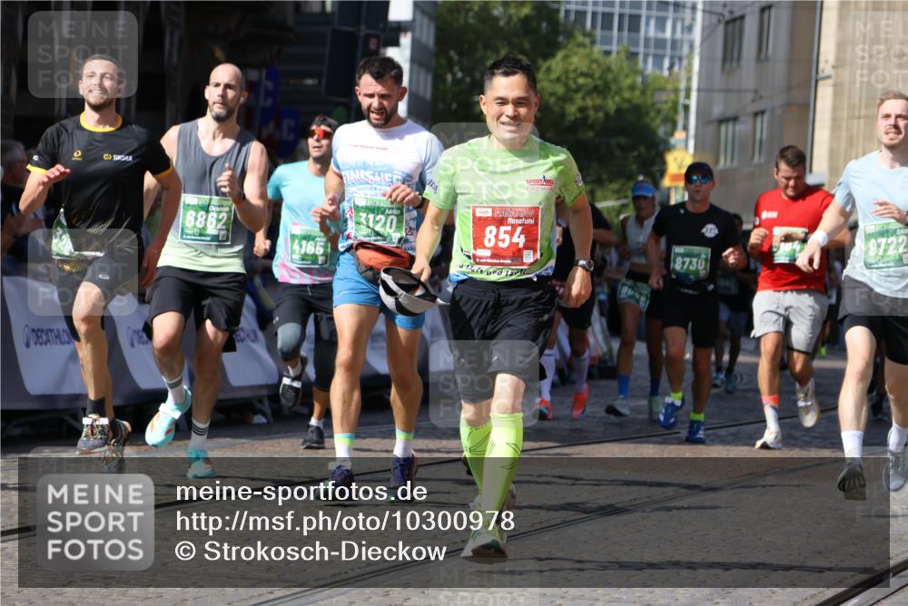 13.09.2026 - 21. swb-Marathon Bremen Strokosch-Dieckow http://msf.ph/oto/10300978 13.09.2026 13:21:24 Ziel 854, 1056, 1191, 2425, 3450, 3933, 4126, 4316, 4362, 4465, 4734, 6357, 6401, 6970, 7902, 8237, 8323, 8408, 8622, 8791, 8971, 9267, 9268, 13120, 1130, 2088, 2570, 2904, 3120, 3202, 3435, 3655, 3930, 4165, 5542, 6862, 7176, 8184, 8270, 8384, 8730, 8923, 9048, 9722, 13145 meine-sportfotos.de