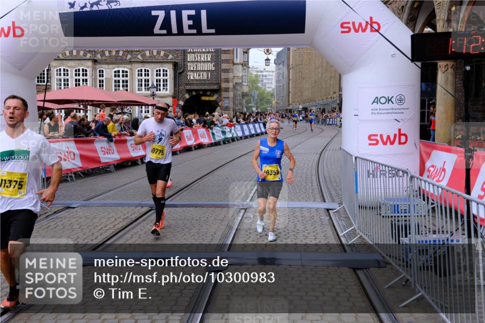 13.09.2026 - 21. swb-Marathon Bremen Tim E. http://msf.ph/oto/10300983 13.09.2026 10:42:45 Ziel 10358, 10632, 10775, 11375, 11630, 11779, 12395, 12525 meine-sportfotos.de