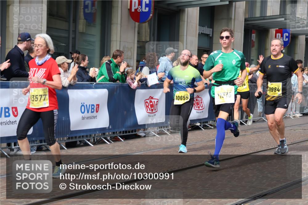 13.09.2026 - 21. swb-Marathon Bremen Strokosch-Dieckow http://msf.ph/oto/10300991 13.09.2026 10:49:08 Ziel 10294, 10514, 10655, 10739, 10835, 10846, 10910, 11092, 11191, 11621, 11635, 11717, 11984, 12376, 10253, 10293, 10392, 10514, 10566, 11316, 11567, 11885, 11891, 11896, 11984, 12027, 12132, 12149, 12204, 12350, 12450, 12529, 13512, 13555, 13577 meine-sportfotos.de