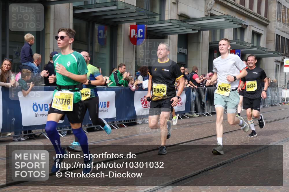 13.09.2026 - 21. swb-Marathon Bremen Strokosch-Dieckow http://msf.ph/oto/10301032 13.09.2026 10:49:09 Ziel 10294, 10655, 10739, 10835, 10846, 10910, 11092, 11191, 11621, 11635, 11717, 12376, 10253, 10293, 10392, 10514, 10566, 10655, 11316, 11567, 11885, 11891, 11896, 11984, 12027, 12132, 12149, 12204, 12350, 12450, 12529, 13512, 13555, 13577 meine-sportfotos.de