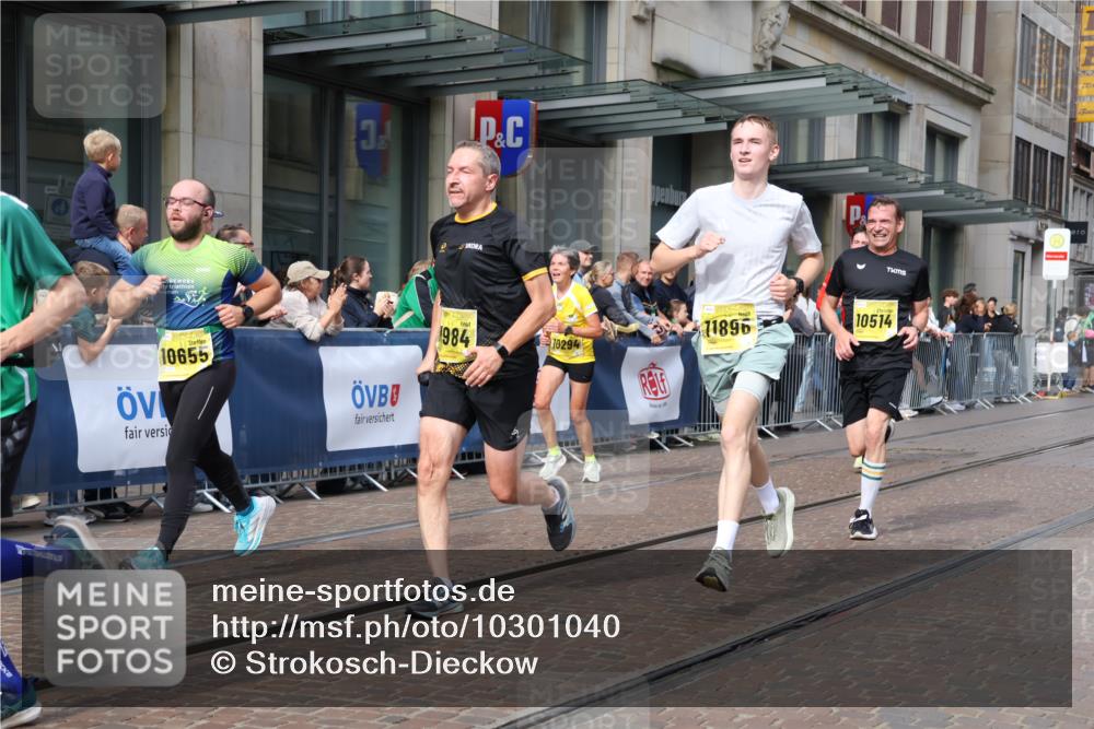 13.09.2026 - 21. swb-Marathon Bremen Strokosch-Dieckow http://msf.ph/oto/10301040 13.09.2026 10:49:09 Ziel 10294, 10655, 10739, 10835, 10846, 10910, 11092, 11191, 11621, 11635, 11717, 12376, 10253, 10293, 10392, 10514, 10566, 10655, 11316, 11567, 11885, 11891, 11896, 11984, 12027, 12132, 12149, 12204, 12350, 12450, 12529, 13512, 13555, 13577 meine-sportfotos.de