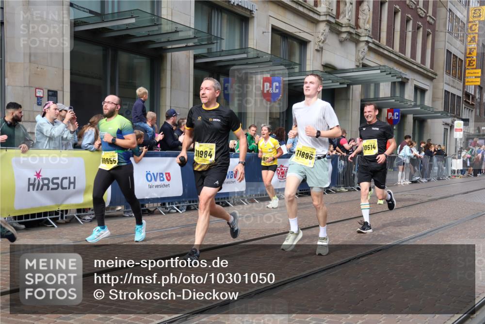 13.09.2026 - 21. swb-Marathon Bremen Strokosch-Dieckow http://msf.ph/oto/10301050 13.09.2026 10:49:10 Ziel 10294, 10739, 10835, 10846, 10910, 11092, 11191, 11621, 11635, 11717, 12376, 10253, 10293, 10392, 10514, 10566, 10655, 11316, 11567, 11891, 11896, 11984, 12027, 12132, 12149, 12204, 12350, 12450, 12529, 13512, 13555, 13577 meine-sportfotos.de