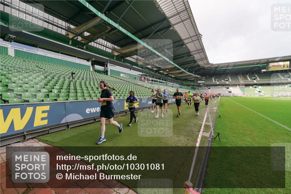 13.09.2026 - 21. swb-Marathon Bremen Michael Burmester http://msf.ph/oto/10301081 13.09.2026 10:43:16 Laufen im Stadion 10002, 10004, 10005, 10148, 10271, 10303, 10325, 10330, 10335, 10361, 10362, 10395, 10396, 10402, 10459, 10474, 10490, 10491, 10513, 10519, 10546, 10557, 10572, 10605, 10606, 10665, 10752, 10756, 10773, 10779, 10784, 10805, 10854, 10880, 10882, 10899, 10900, 10909, 10963, 10977, 10997, 11026, 11027, 11041, 11078, 11084, 11085, 11090, 11097, 11098, 11140, 11173, 11192, 11217, 11264, 11274, 11333, 11337, 11448, 11456, 11461, 11482 meine-sportfotos.de