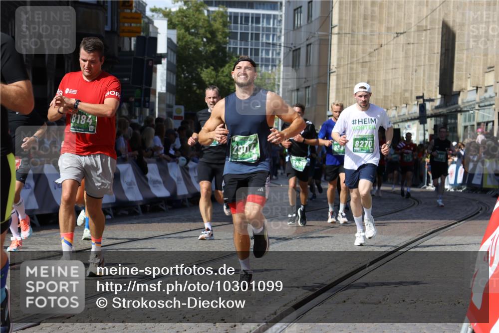 13.09.2026 - 21. swb-Marathon Bremen Strokosch-Dieckow http://msf.ph/oto/10301099 13.09.2026 13:21:27 Ziel 226, 854, 1191, 2979, 3450, 3933, 4126, 4362, 4465, 4734, 6357, 6970, 7902, 8237, 8323, 8408, 8622, 8791, 8971, 9267, 9268, 13120, 1130, 1254, 2088, 2397, 2570, 2904, 3435, 3655, 3695, 3930, 5542, 6865, 7176, 8184, 8270, 8384, 8730, 9048, 9059, 13145 meine-sportfotos.de