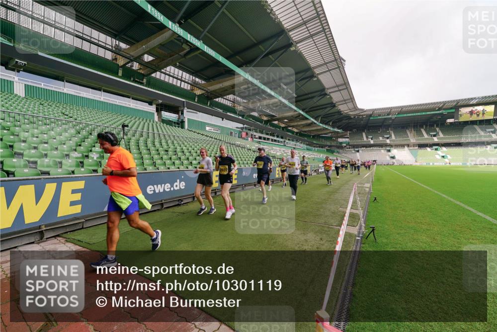 13.09.2026 - 21. swb-Marathon Bremen Michael Burmester http://msf.ph/oto/10301119 13.09.2026 10:43:24 Laufen im Stadion 10002, 10004, 10005, 10148, 10271, 10303, 10325, 10330, 10335, 10361, 10362, 10395, 10396, 10402, 10459, 10474, 10490, 10491, 10513, 10519, 10557, 10572, 10605, 10606, 10629, 10665, 10752, 10756, 10773, 10779, 10784, 10805, 10854, 10880, 10882, 10899, 10900, 10909, 10963, 10997, 11026, 11027, 11041, 11078, 11084, 11085, 11090, 11097, 11098, 11140, 11173, 11192, 11217, 11264, 11274, 11333, 11337, 11355, 11408, 11448, 11456, 11461, 11482 meine-sportfotos.de