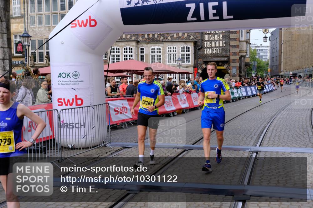 13.09.2026 - 21. swb-Marathon Bremen Tim E. http://msf.ph/oto/10301122 13.09.2026 10:42:56 Ziel 10312, 10358, 10632, 10775, 10816, 11779, 12281 meine-sportfotos.de