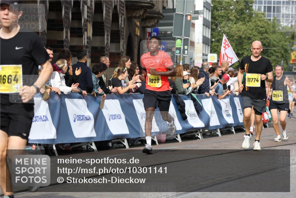 13.09.2026 - 21. swb-Marathon Bremen Strokosch-Dieckow http://msf.ph/oto/10301141 13.09.2026 10:50:43 Ziel 10170, 10233, 10525, 10840, 10923, 11111, 11178, 11276, 11497, 11499, 11622, 11680, 11742, 12045, 12078, 12269, 12447, 13562, 10200, 10537, 11076, 11087, 11170, 11753, 11961, 12004, 12070, 12179, 12351, 12560 meine-sportfotos.de