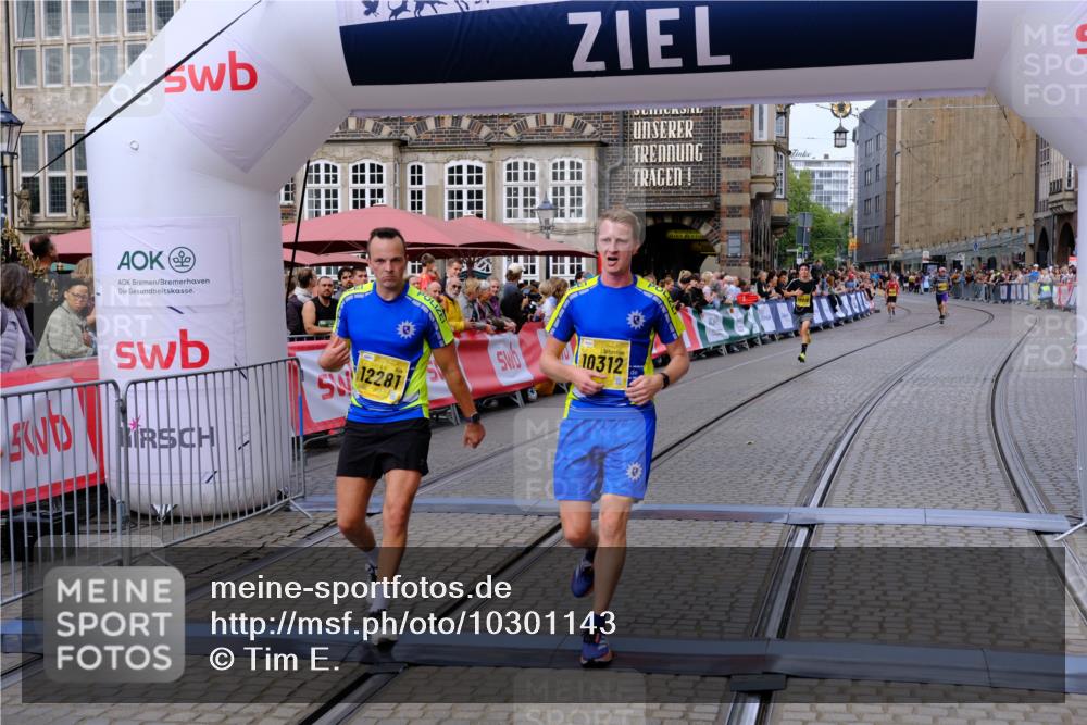 13.09.2026 - 21. swb-Marathon Bremen Tim E. http://msf.ph/oto/10301143 13.09.2026 10:42:57 Ziel 10312, 10632, 10816, 11779, 12281 meine-sportfotos.de