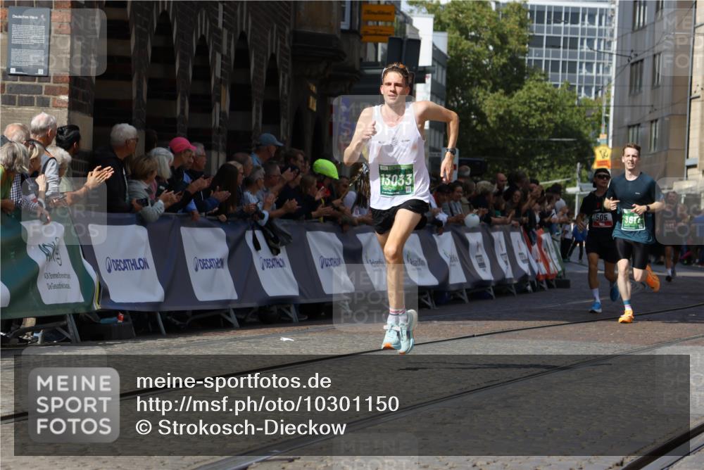 13.09.2026 - 21. swb-Marathon Bremen Strokosch-Dieckow http://msf.ph/oto/10301150 13.09.2026 12:51:19 Ziel 1214, 1453, 1639, 3617, 13033 meine-sportfotos.de
