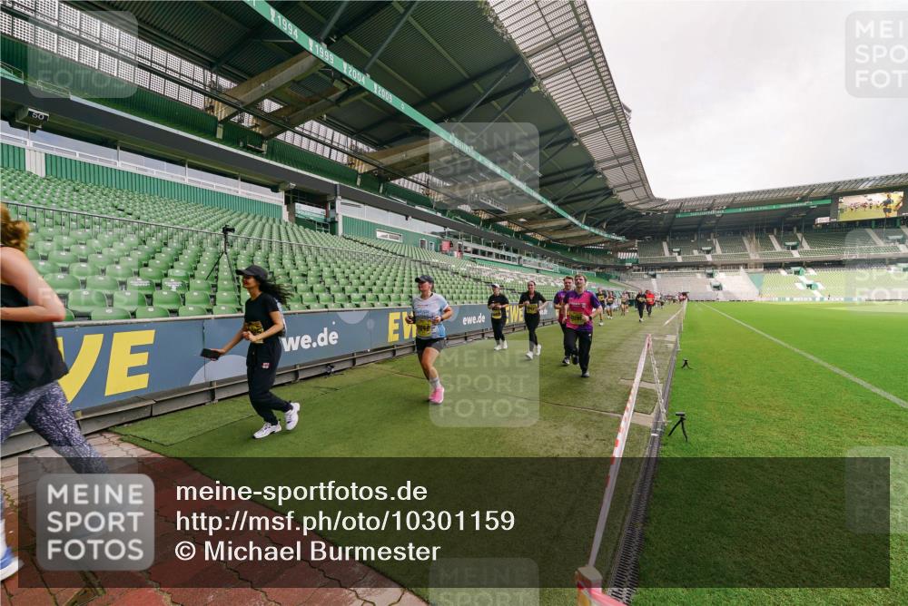 13.09.2026 - 21. swb-Marathon Bremen Michael Burmester http://msf.ph/oto/10301159 13.09.2026 10:43:36 Laufen im Stadion 10002, 10004, 10005, 10148, 10271, 10295, 10303, 10325, 10330, 10335, 10361, 10362, 10395, 10396, 10402, 10459, 10474, 10490, 10491, 10513, 10557, 10572, 10605, 10606, 10629, 10665, 10752, 10756, 10773, 10779, 10784, 10805, 10854, 10880, 10882, 10899, 10900, 10997, 10999, 11026, 11027, 11041, 11078, 11084, 11085, 11090, 11097, 11098, 11140, 11173, 11192, 11217, 11233, 11264, 11274, 11307, 11333, 11337, 11355, 11385, 11408, 11448, 11456, 11461, 11482 meine-sportfotos.de