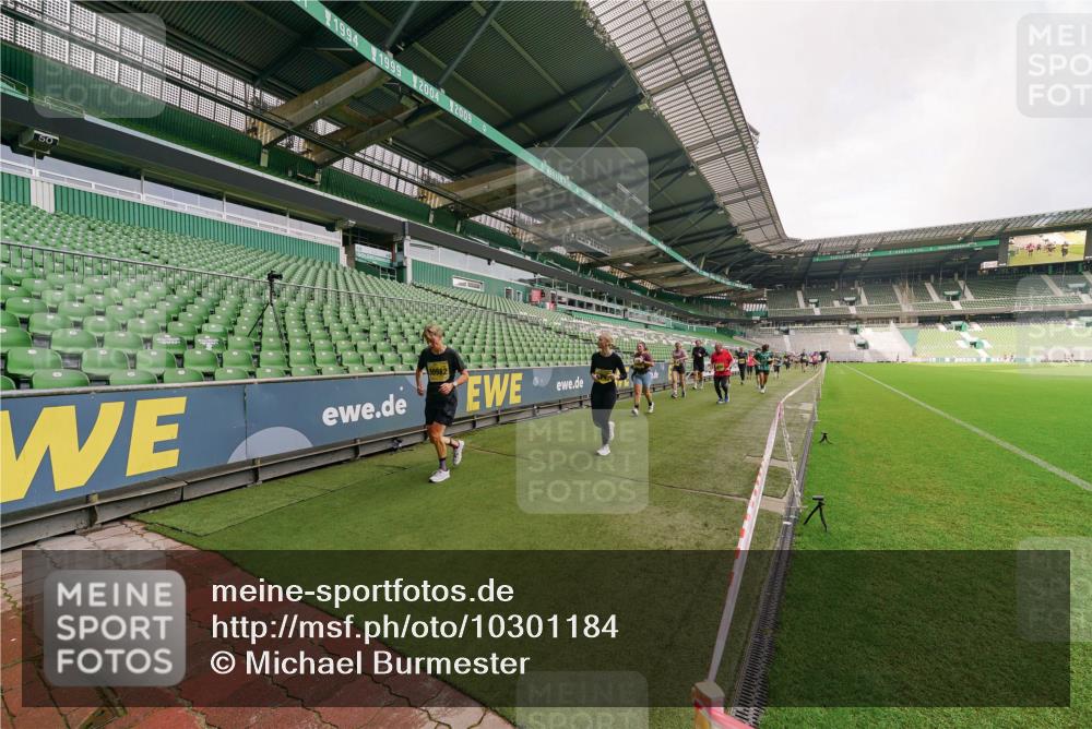13.09.2026 - 21. swb-Marathon Bremen Michael Burmester http://msf.ph/oto/10301184 13.09.2026 10:43:43 Laufen im Stadion 10002, 10004, 10005, 10176, 10271, 10295, 10303, 10325, 10330, 10335, 10361, 10362, 10402, 10459, 10474, 10490, 10491, 10513, 10557, 10572, 10605, 10606, 10629, 10665, 10752, 10756, 10773, 10779, 10784, 10805, 10854, 10880, 10882, 10899, 10900, 10997, 10999, 11026, 11027, 11041, 11078, 11090, 11140, 11173, 11192, 11217, 11233, 11264, 11274, 11307, 11333, 11337, 11355, 11385, 11408, 11448, 11456, 11461, 11482, 11943, 12334 meine-sportfotos.de