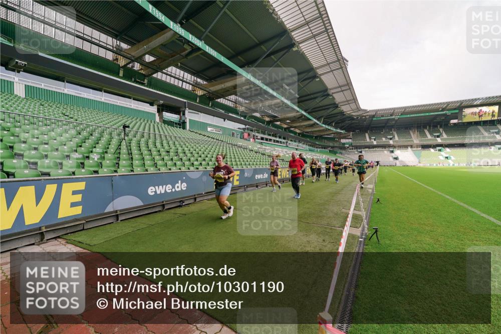 13.09.2026 - 21. swb-Marathon Bremen Michael Burmester http://msf.ph/oto/10301190 13.09.2026 10:43:45 Laufen im Stadion 10002, 10004, 10005, 10176, 10191, 10271, 10295, 10303, 10325, 10330, 10335, 10361, 10362, 10402, 10459, 10474, 10490, 10491, 10513, 10557, 10572, 10605, 10606, 10629, 10665, 10752, 10756, 10773, 10779, 10784, 10805, 10854, 10880, 10882, 10899, 10900, 10997, 10999, 11026, 11027, 11041, 11078, 11140, 11173, 11192, 11217, 11233, 11264, 11274, 11307, 11333, 11337, 11355, 11385, 11408, 11448, 11456, 11461, 11482, 11629, 11943, 12334 meine-sportfotos.de
