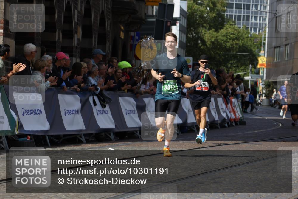 13.09.2026 - 21. swb-Marathon Bremen Strokosch-Dieckow http://msf.ph/oto/10301191 13.09.2026 12:51:21 Ziel 1214, 1453, 1639, 3617 meine-sportfotos.de