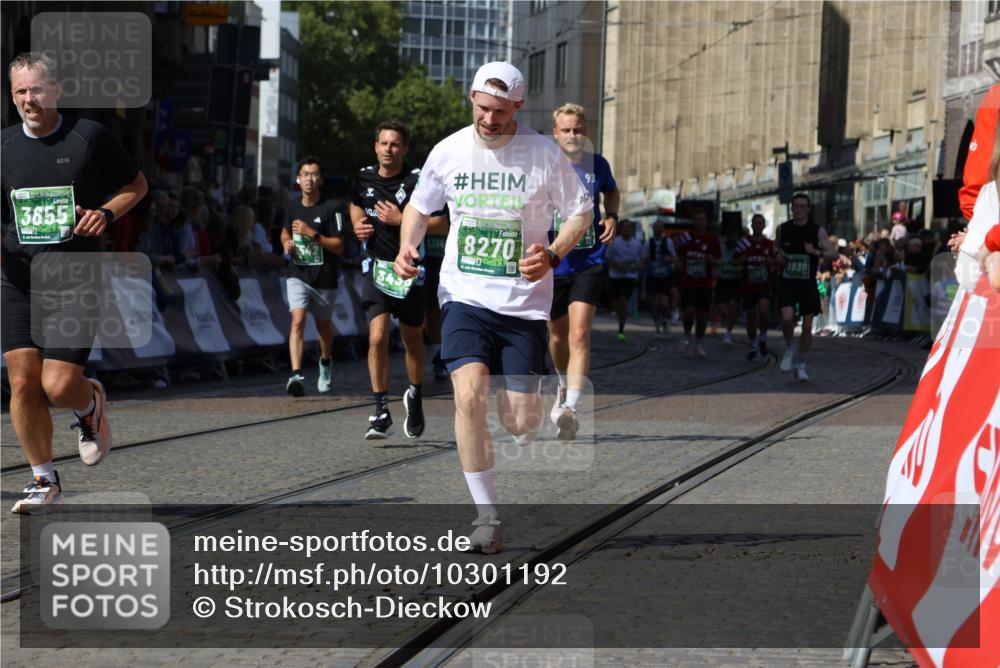 13.09.2026 - 21. swb-Marathon Bremen Strokosch-Dieckow http://msf.ph/oto/10301192 13.09.2026 13:21:29 Ziel 226, 854, 1191, 2979, 3450, 3534, 3933, 4362, 4734, 6357, 6970, 8237, 8323, 8408, 8622, 8791, 8971, 9267, 9268, 13120, 1130, 1254, 2088, 2397, 2570, 3290, 3435, 3655, 3695, 3930, 5542, 6865, 7176, 8270, 8384, 9048, 9059, 13145 meine-sportfotos.de