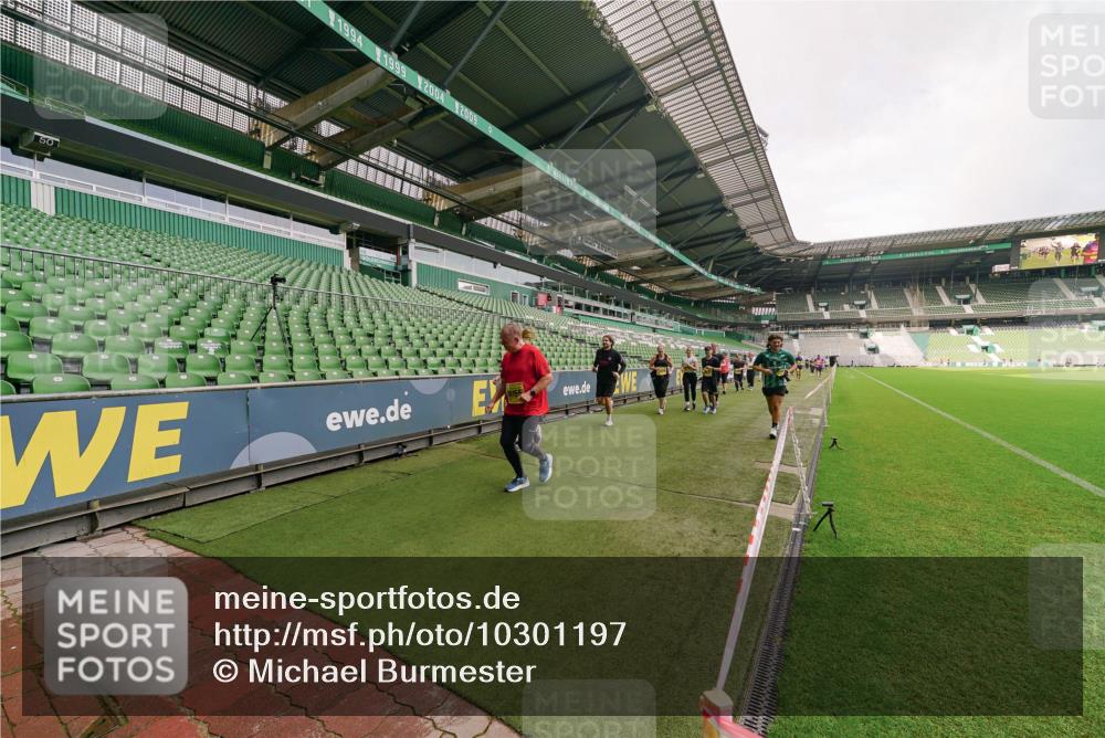 13.09.2026 - 21. swb-Marathon Bremen Michael Burmester http://msf.ph/oto/10301197 13.09.2026 10:43:47 Laufen im Stadion 10002, 10004, 10005, 10176, 10191, 10192, 10271, 10295, 10303, 10325, 10330, 10335, 10361, 10362, 10402, 10459, 10474, 10491, 10513, 10557, 10572, 10605, 10606, 10629, 10665, 10752, 10756, 10773, 10779, 10784, 10805, 10854, 10880, 10882, 10899, 10900, 10997, 10999, 11026, 11027, 11041, 11078, 11140, 11173, 11217, 11233, 11264, 11274, 11307, 11333, 11337, 11355, 11385, 11408, 11448, 11456, 11461, 11482, 11629, 11943, 12334 meine-sportfotos.de