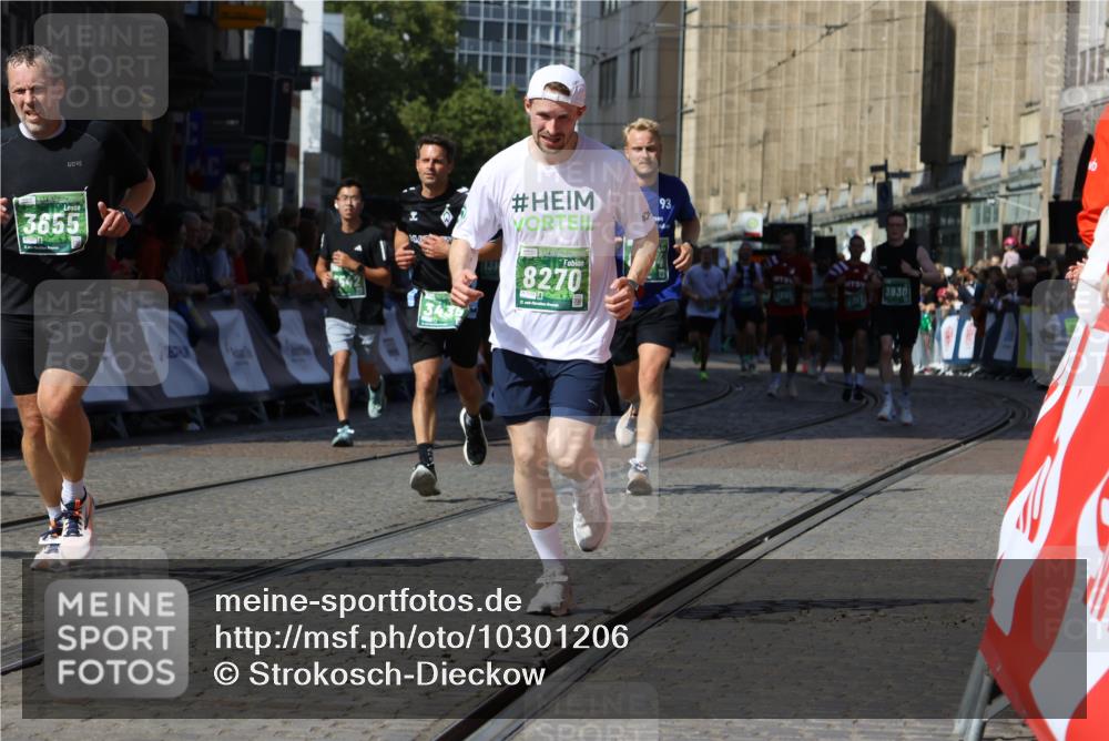 13.09.2026 - 21. swb-Marathon Bremen Strokosch-Dieckow http://msf.ph/oto/10301206 13.09.2026 13:21:30 Ziel 226, 854, 1191, 2979, 3450, 3534, 3933, 4362, 4445, 4734, 6357, 6970, 8237, 8323, 8408, 8622, 8791, 9267, 9268, 9900, 13120, 572, 1130, 1254, 2088, 2397, 2570, 3290, 3435, 3655, 3695, 3930, 5542, 6865, 7176, 8270, 8384, 9048, 9059, 13145 meine-sportfotos.de