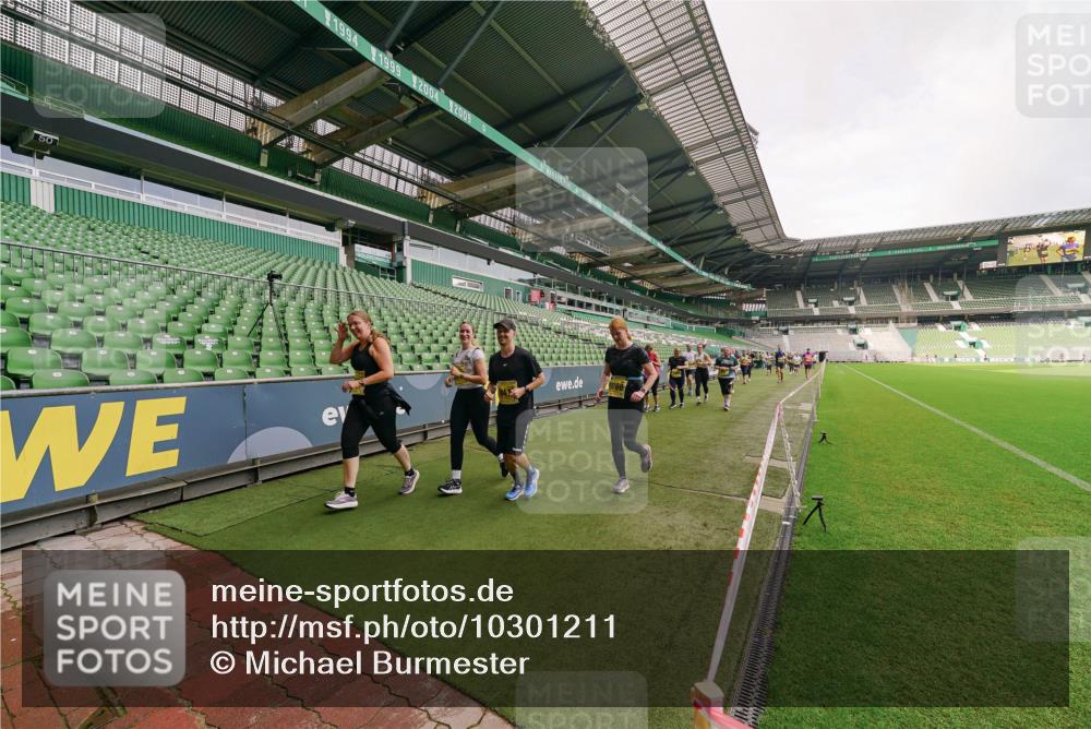 13.09.2026 - 21. swb-Marathon Bremen Michael Burmester http://msf.ph/oto/10301211 13.09.2026 10:43:51 Laufen im Stadion 10002, 10004, 10005, 10176, 10191, 10192, 10271, 10295, 10303, 10325, 10330, 10335, 10361, 10362, 10402, 10459, 10474, 10491, 10513, 10557, 10572, 10605, 10606, 10629, 10752, 10756, 10773, 10779, 10784, 10805, 10880, 10882, 10899, 10900, 10997, 10999, 11026, 11041, 11078, 11173, 11217, 11233, 11264, 11274, 11307, 11333, 11337, 11355, 11385, 11408, 11448, 11456, 11461, 11482, 11629, 11943, 12311, 12334 meine-sportfotos.de