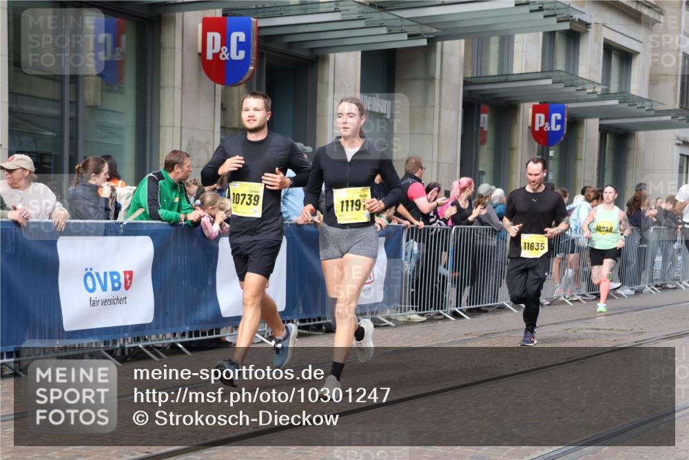 13.09.2026 - 21. swb-Marathon Bremen Strokosch-Dieckow http://msf.ph/oto/10301247 13.09.2026 10:49:22 Ziel 10508, 10709, 10739, 10835, 10910, 11007, 11092, 11183, 11191, 11635, 11717, 10294, 10392, 10514, 10566, 10655, 10739, 10846, 11191, 11316, 11567, 11621, 11891, 11896, 11984, 12132, 12149, 12376, 12450, 12529, 13577 meine-sportfotos.de