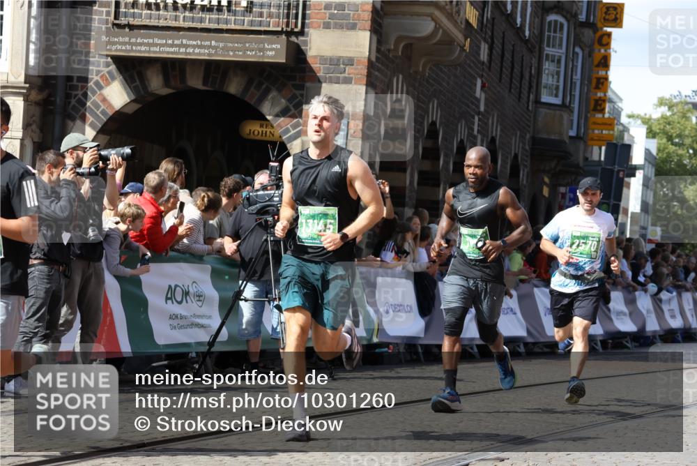 13.09.2026 - 21. swb-Marathon Bremen Strokosch-Dieckow http://msf.ph/oto/10301260 13.09.2026 13:21:35 Ziel 226, 2979, 3450, 3534, 4234, 4362, 4445, 4484, 4519, 4734, 6357, 8323, 8408, 8791, 9267, 9268, 9514, 9900, 572, 1254, 2088, 2397, 2570, 3290, 3695, 3930, 3934, 4735, 6865, 6976, 7176, 8947, 9059, 9421, 10120 meine-sportfotos.de