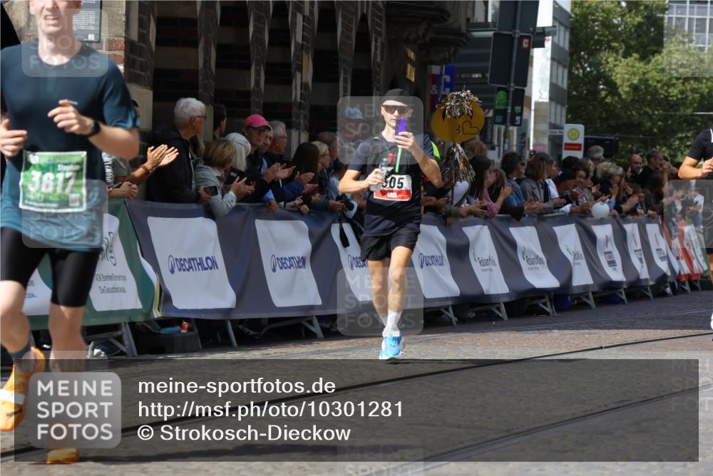13.09.2026 - 21. swb-Marathon Bremen Strokosch-Dieckow http://msf.ph/oto/10301281 13.09.2026 12:51:23 Ziel 1214, 1453, 1639 meine-sportfotos.de
