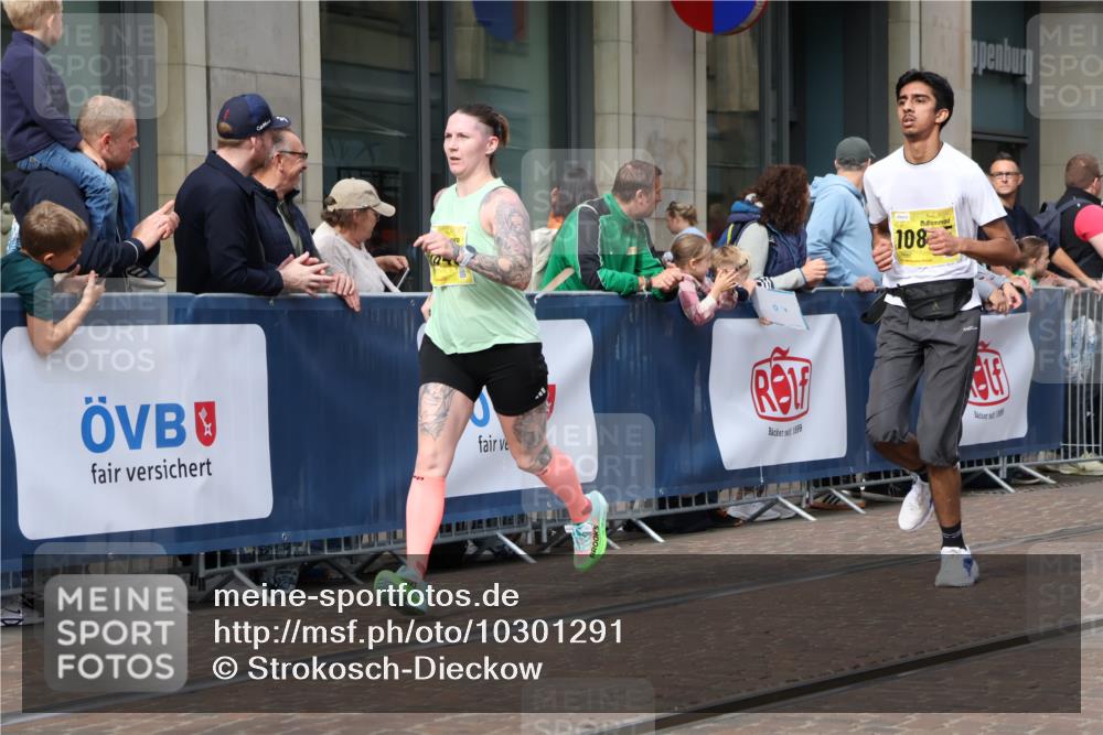 13.09.2026 - 21. swb-Marathon Bremen Strokosch-Dieckow http://msf.ph/oto/10301291 13.09.2026 10:49:25 Ziel 10508, 10709, 10835, 10910, 10966, 11005, 11007, 11035, 11092, 11183, 11717, 12380, 10294, 10392, 10514, 10655, 10739, 10835, 10846, 10910, 11191, 11316, 11567, 11621, 11635, 11896, 11984, 12132, 12149, 12376, 12450, 12529, 13577 meine-sportfotos.de