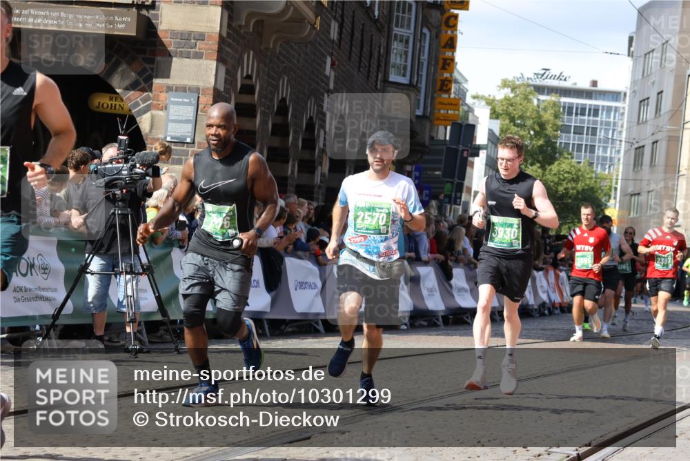 13.09.2026 - 21. swb-Marathon Bremen Strokosch-Dieckow http://msf.ph/oto/10301299 13.09.2026 13:21:35 Ziel 226, 2979, 3450, 3534, 4234, 4362, 4445, 4484, 4519, 4734, 6357, 8323, 8408, 8791, 9267, 9268, 9514, 9900, 572, 1254, 2088, 2397, 2570, 3290, 3695, 3930, 3934, 4735, 6865, 6976, 7176, 8947, 9059, 9421, 10120 meine-sportfotos.de