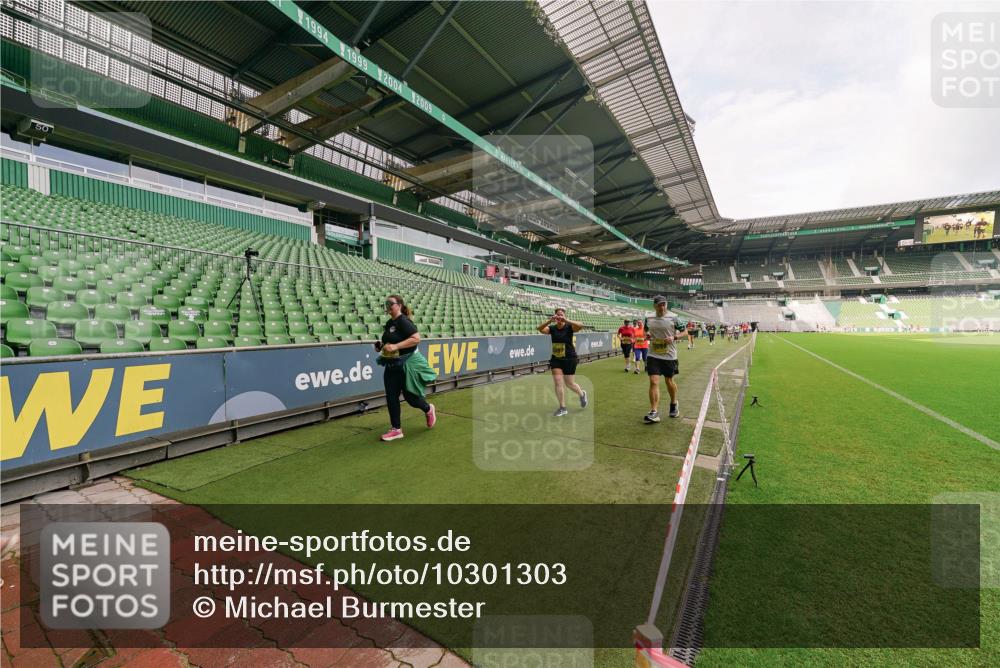 13.09.2026 - 21. swb-Marathon Bremen Michael Burmester http://msf.ph/oto/10301303 13.09.2026 10:44:21 Laufen im Stadion 10002, 10004, 10005, 10176, 10191, 10192, 10271, 10295, 10325, 10335, 10402, 10459, 10474, 10513, 10572, 10605, 10606, 10629, 10679, 10713, 10756, 10779, 10882, 10899, 10900, 10979, 10997, 10999, 11081, 11217, 11233, 11264, 11274, 11307, 11333, 11337, 11355, 11385, 11408, 11448, 11456, 11461, 11482, 11495, 11629, 11808, 11932, 11943, 12057, 12151, 12226, 12311, 12321, 12334 meine-sportfotos.de