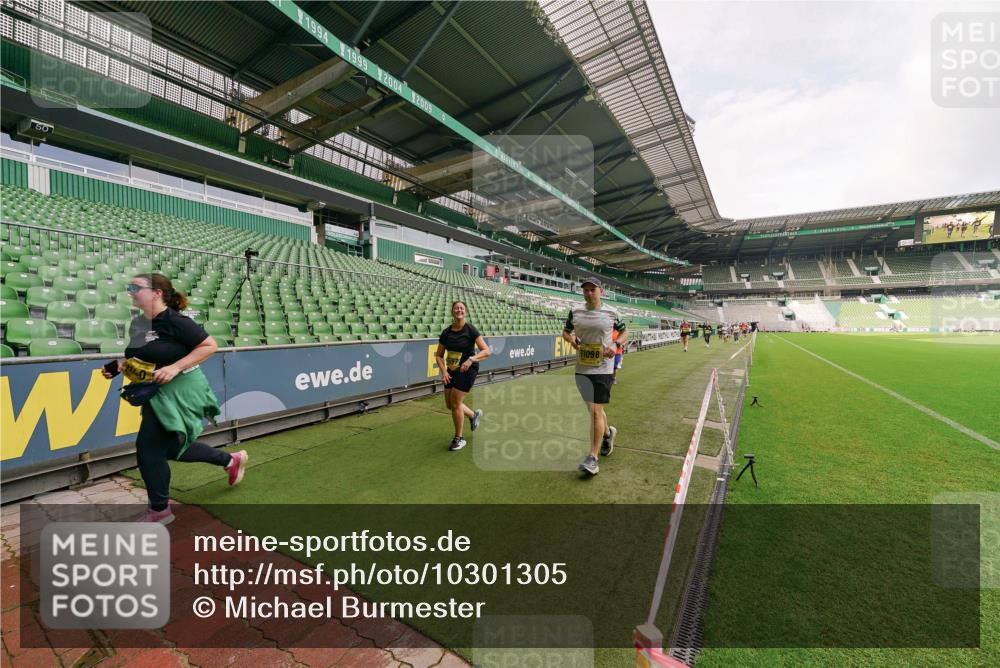 13.09.2026 - 21. swb-Marathon Bremen Michael Burmester http://msf.ph/oto/10301305 13.09.2026 10:44:22 Laufen im Stadion 10002, 10004, 10005, 10176, 10191, 10192, 10271, 10295, 10325, 10335, 10402, 10459, 10474, 10513, 10572, 10605, 10606, 10629, 10679, 10713, 10756, 10779, 10882, 10899, 10900, 10979, 10997, 10999, 11081, 11217, 11233, 11264, 11274, 11307, 11333, 11337, 11355, 11385, 11408, 11448, 11456, 11461, 11482, 11495, 11629, 11808, 11932, 11943, 12057, 12151, 12226, 12311, 12321, 12334 meine-sportfotos.de