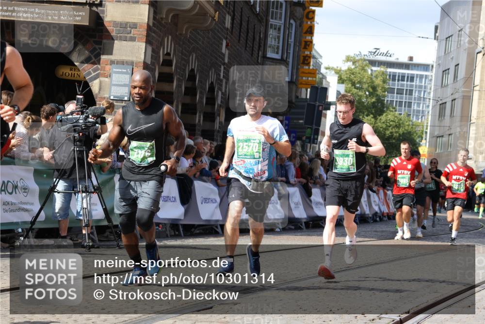 13.09.2026 - 21. swb-Marathon Bremen Strokosch-Dieckow http://msf.ph/oto/10301314 13.09.2026 13:21:36 Ziel 226, 2979, 3202, 3450, 3534, 4234, 4362, 4445, 4484, 4519, 4734, 6357, 6862, 8323, 8408, 8791, 9267, 9268, 9514, 9900, 572, 1254, 2088, 2397, 3290, 3695, 3930, 3934, 4735, 6865, 6976, 7098, 7176, 8947, 9059, 9421, 10120 meine-sportfotos.de