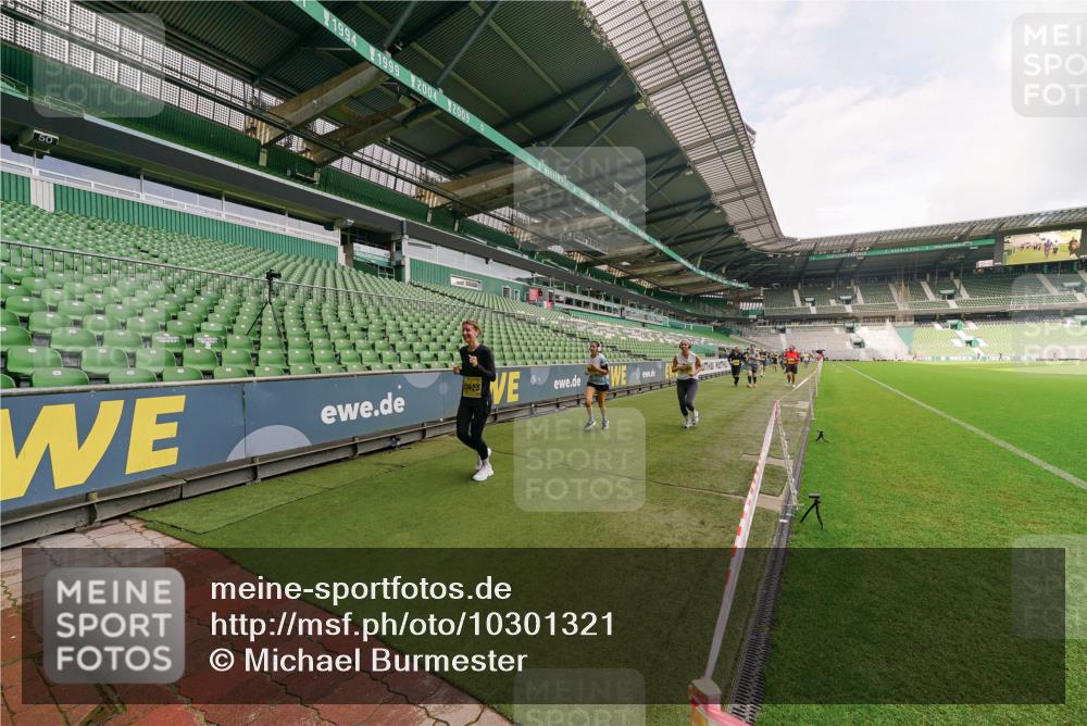 13.09.2026 - 21. swb-Marathon Bremen Michael Burmester http://msf.ph/oto/10301321 13.09.2026 10:44:33 Laufen im Stadion 10004, 10005, 10137, 10176, 10191, 10192, 10194, 10271, 10295, 10325, 10335, 10344, 10402, 10459, 10474, 10513, 10568, 10600, 10605, 10606, 10629, 10679, 10713, 10756, 10779, 10882, 10899, 10900, 10979, 10997, 10999, 11081, 11200, 11217, 11233, 11264, 11307, 11333, 11337, 11355, 11385, 11408, 11448, 11456, 11461, 11482, 11495, 11629, 11808, 11932, 11943, 12057, 12089, 12151, 12224, 12226, 12311, 12321, 12334, 12539 meine-sportfotos.de