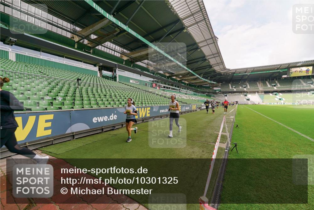13.09.2026 - 21. swb-Marathon Bremen Michael Burmester http://msf.ph/oto/10301325 13.09.2026 10:44:35 Laufen im Stadion 10004, 10005, 10137, 10176, 10191, 10192, 10194, 10271, 10295, 10325, 10335, 10344, 10402, 10459, 10474, 10513, 10568, 10600, 10605, 10606, 10629, 10679, 10713, 10756, 10779, 10882, 10899, 10900, 10979, 10997, 10999, 11081, 11200, 11217, 11233, 11264, 11307, 11333, 11337, 11355, 11385, 11408, 11448, 11456, 11461, 11482, 11495, 11629, 11808, 11932, 11943, 12057, 12089, 12151, 12224, 12226, 12311, 12321, 12334, 12539 meine-sportfotos.de