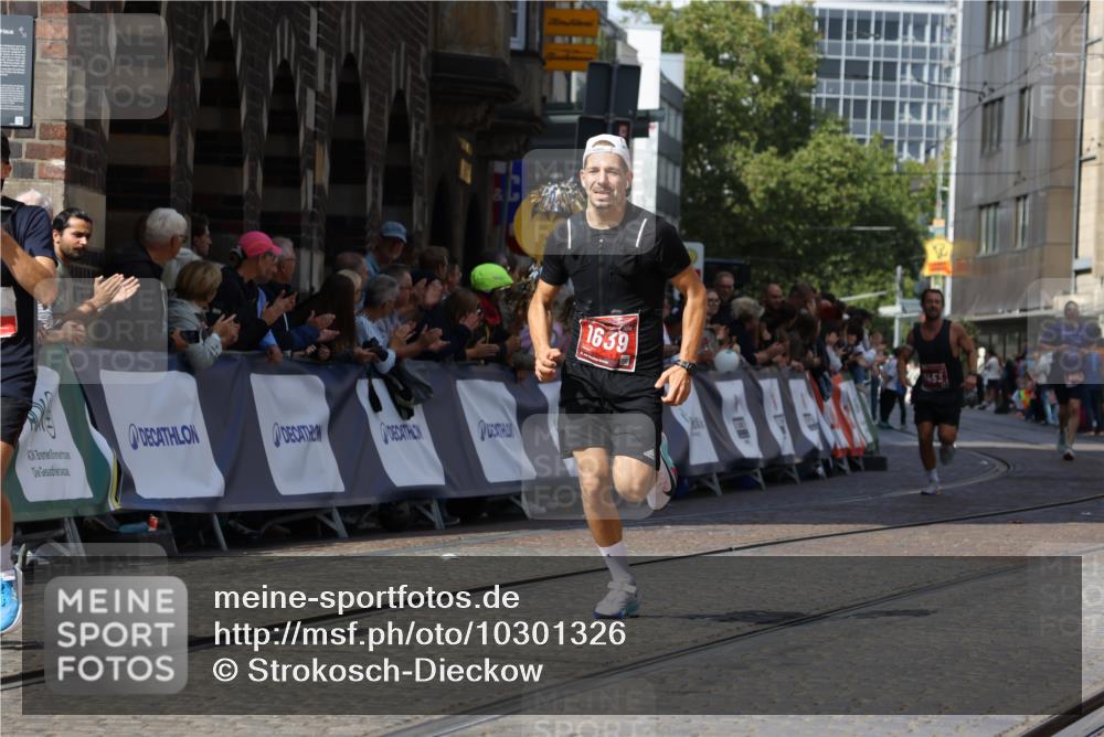 13.09.2026 - 21. swb-Marathon Bremen Strokosch-Dieckow http://msf.ph/oto/10301326 13.09.2026 12:51:25 Ziel 858, 1453, 1639 meine-sportfotos.de
