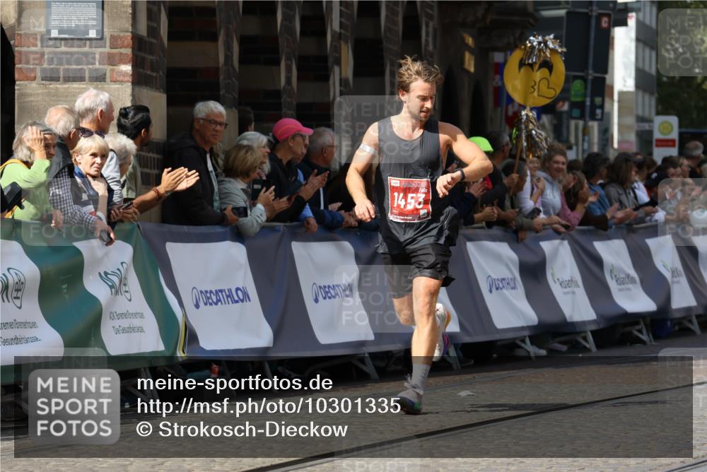 13.09.2026 - 21. swb-Marathon Bremen Strokosch-Dieckow http://msf.ph/oto/10301335 13.09.2026 12:51:31 Ziel 858, 1453, 1639, 1126 meine-sportfotos.de