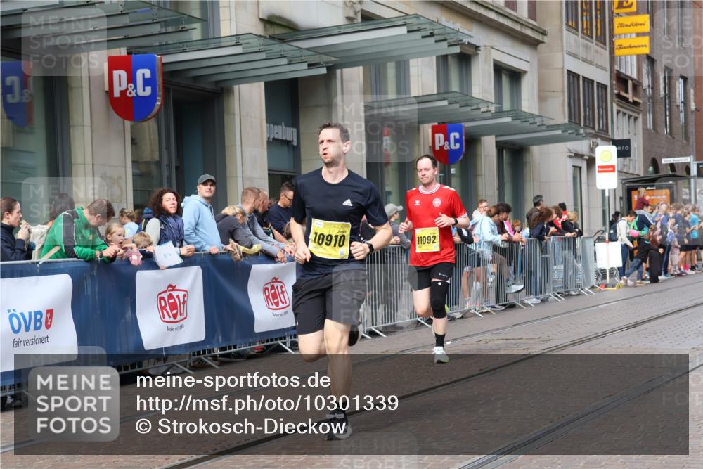 13.09.2026 - 21. swb-Marathon Bremen Strokosch-Dieckow http://msf.ph/oto/10301339 13.09.2026 10:49:28 Ziel 10508, 10593, 10709, 10966, 11005, 11007, 11035, 11183, 11717, 12380, 10294, 10514, 10655, 10739, 10835, 10846, 10910, 11092, 11191, 11316, 11567, 11621, 11635, 11896, 11984, 12132, 12149, 12376, 12450, 12529, 13577 meine-sportfotos.de