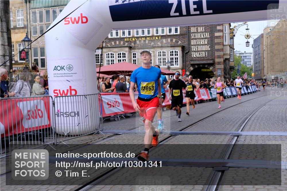 13.09.2026 - 21. swb-Marathon Bremen Tim E. http://msf.ph/oto/10301341 13.09.2026 10:43:24 Ziel 10336, 11042, 11143, 11265, 11442, 11632, 12053, 12469, 13523 meine-sportfotos.de