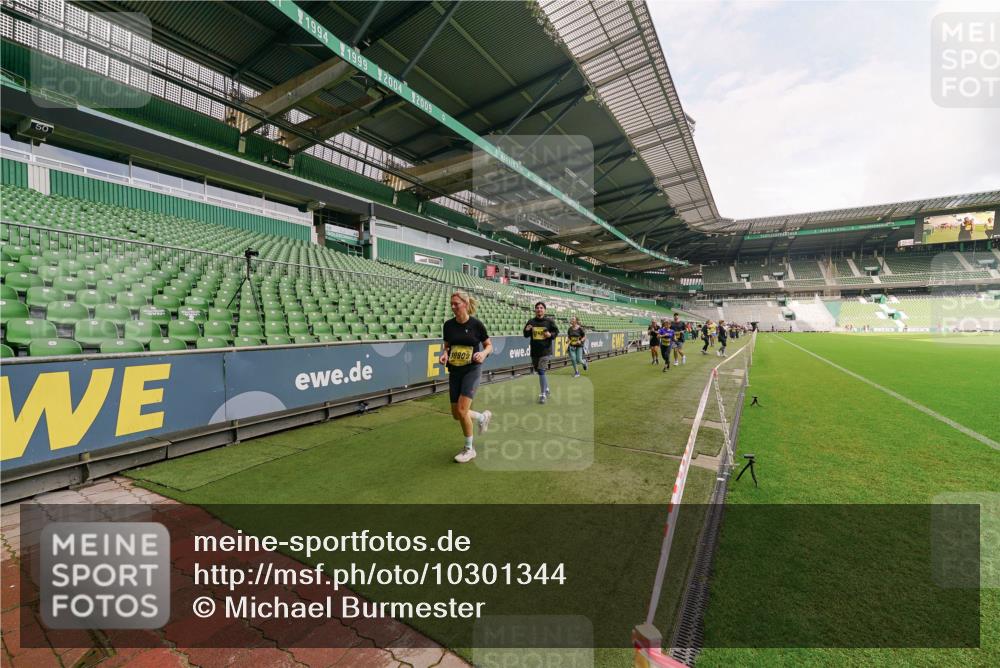 13.09.2026 - 21. swb-Marathon Bremen Michael Burmester http://msf.ph/oto/10301344 13.09.2026 10:44:44 Laufen im Stadion 10004, 10005, 10137, 10176, 10191, 10192, 10194, 10202, 10242, 10271, 10295, 10325, 10335, 10344, 10402, 10430, 10459, 10513, 10524, 10568, 10600, 10605, 10606, 10629, 10679, 10713, 10756, 10779, 10882, 10899, 10900, 10979, 10997, 10999, 11081, 11200, 11217, 11233, 11264, 11307, 11333, 11337, 11355, 11385, 11408, 11448, 11456, 11461, 11482, 11495, 11629, 11808, 11932, 11943, 12057, 12089, 12151, 12153, 12224, 12226, 12311, 12321, 12334, 12539 meine-sportfotos.de