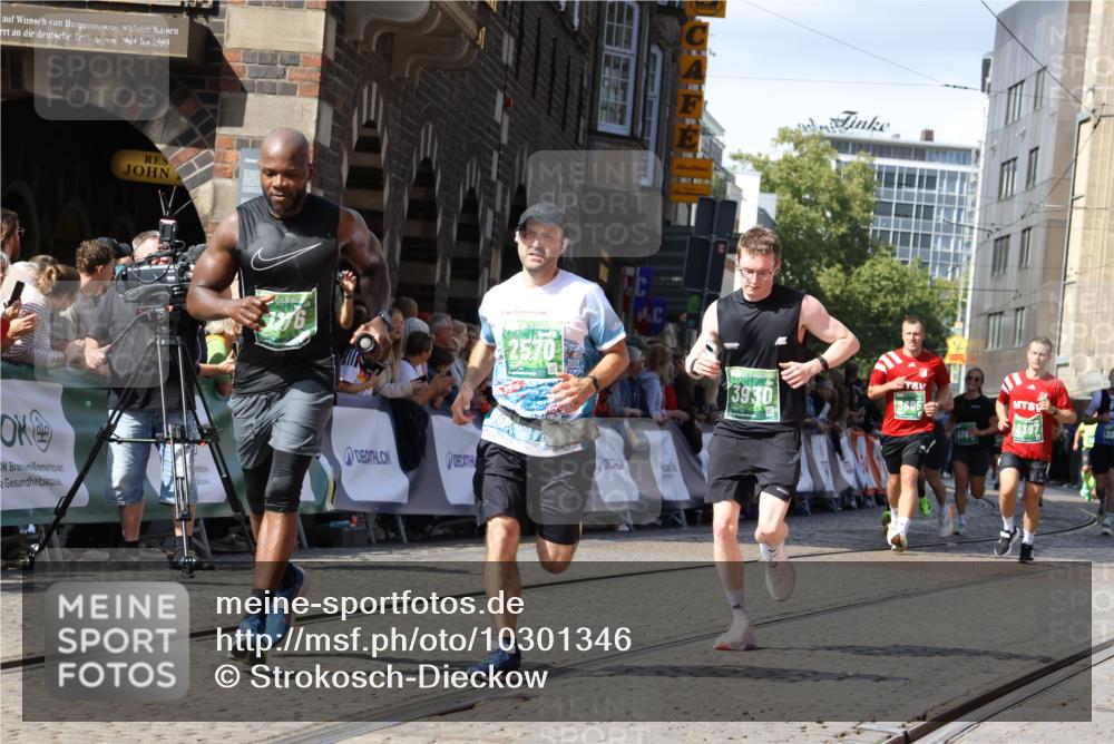 13.09.2026 - 21. swb-Marathon Bremen Strokosch-Dieckow http://msf.ph/oto/10301346 13.09.2026 13:21:36 Ziel 226, 2979, 3202, 3450, 3534, 4234, 4362, 4445, 4484, 4519, 4734, 6357, 6862, 8323, 8408, 8791, 9267, 9268, 9514, 9900, 572, 1254, 2088, 2397, 3290, 3695, 3930, 3934, 4735, 6865, 6976, 7098, 7176, 8947, 9059, 9421, 10120 meine-sportfotos.de