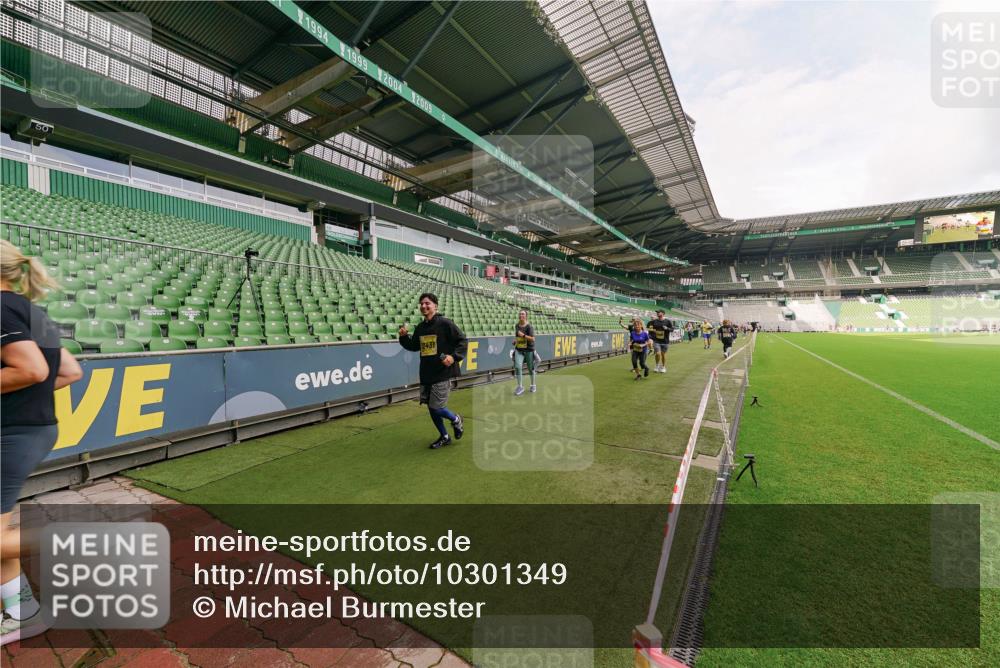 13.09.2026 - 21. swb-Marathon Bremen Michael Burmester http://msf.ph/oto/10301349 13.09.2026 10:44:45 Laufen im Stadion 10004, 10005, 10137, 10176, 10191, 10192, 10194, 10202, 10242, 10271, 10295, 10325, 10335, 10344, 10402, 10430, 10459, 10513, 10524, 10568, 10600, 10605, 10606, 10629, 10679, 10713, 10756, 10779, 10882, 10899, 10900, 10979, 10997, 10999, 11081, 11200, 11217, 11233, 11264, 11307, 11333, 11337, 11355, 11385, 11408, 11448, 11456, 11461, 11482, 11495, 11629, 11808, 11932, 11943, 12057, 12089, 12151, 12153, 12224, 12226, 12311, 12321, 12334, 12539 meine-sportfotos.de