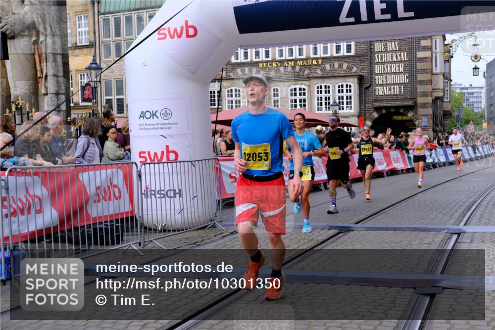 13.09.2026 - 21. swb-Marathon Bremen Tim E. http://msf.ph/oto/10301350 13.09.2026 10:43:24 Ziel 10336, 11042, 11143, 11265, 11442, 11632, 12053, 12469, 13523 meine-sportfotos.de