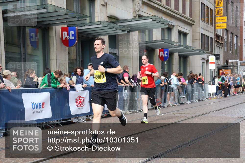 13.09.2026 - 21. swb-Marathon Bremen Strokosch-Dieckow http://msf.ph/oto/10301351 13.09.2026 10:49:28 Ziel 10508, 10593, 10709, 10966, 11005, 11007, 11035, 11183, 11717, 12380, 10294, 10514, 10655, 10739, 10835, 10846, 10910, 11092, 11191, 11316, 11567, 11621, 11635, 11896, 11984, 12132, 12149, 12376, 12450, 12529, 13577 meine-sportfotos.de