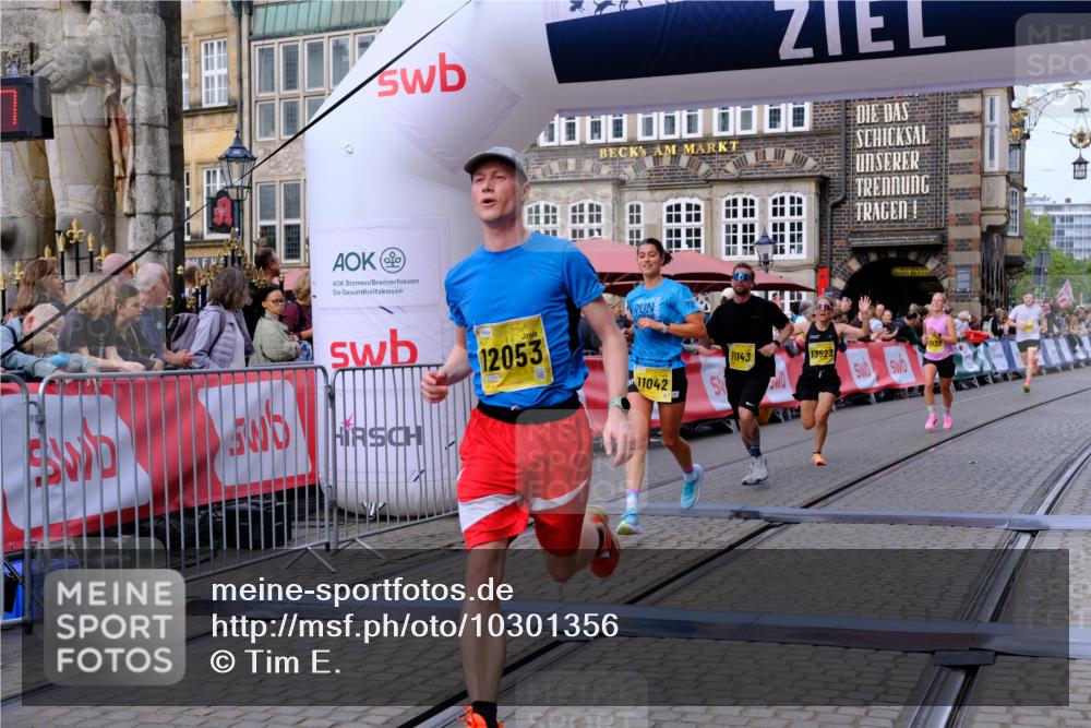 13.09.2026 - 21. swb-Marathon Bremen Tim E. http://msf.ph/oto/10301356 13.09.2026 10:43:24 Ziel 10336, 11042, 11143, 11265, 11442, 11632, 12053, 12469, 13523 meine-sportfotos.de
