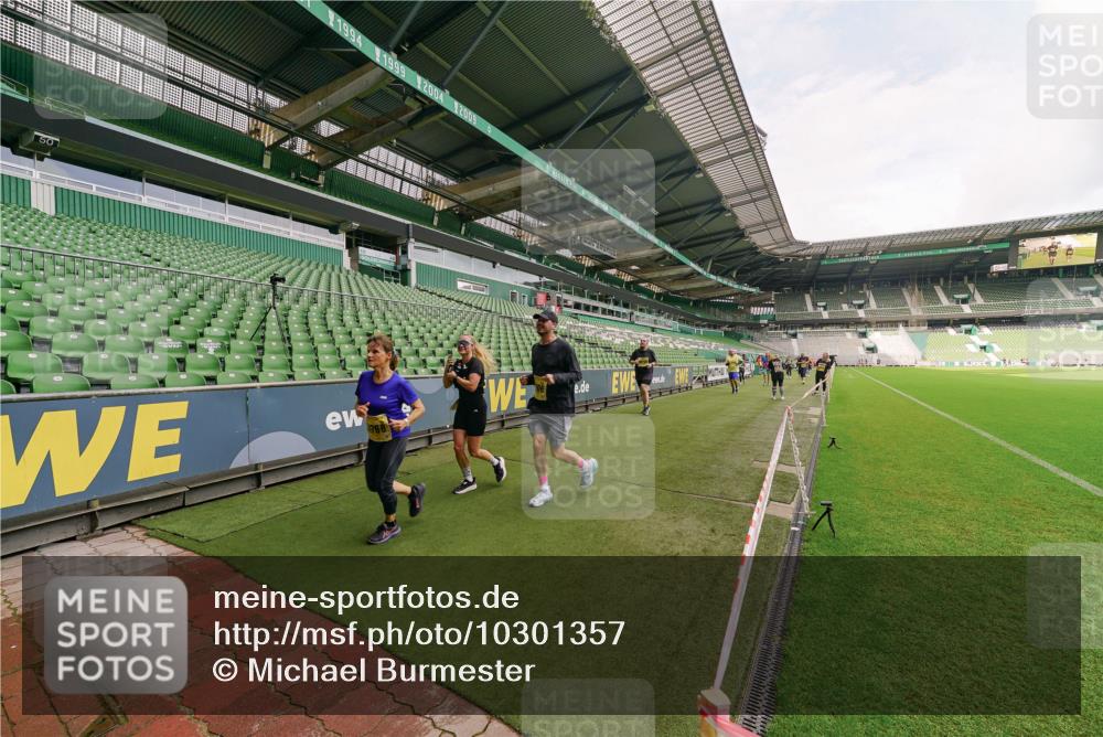 13.09.2026 - 21. swb-Marathon Bremen Michael Burmester http://msf.ph/oto/10301357 13.09.2026 10:44:49 Laufen im Stadion 10004, 10005, 10137, 10176, 10191, 10192, 10194, 10202, 10242, 10271, 10295, 10325, 10335, 10344, 10402, 10430, 10459, 10513, 10524, 10568, 10600, 10605, 10606, 10629, 10651, 10679, 10713, 10756, 10779, 10882, 10899, 10900, 10979, 10997, 10999, 11081, 11200, 11217, 11233, 11264, 11307, 11333, 11337, 11355, 11385, 11408, 11448, 11456, 11461, 11482, 11495, 11629, 11808, 11932, 11943, 12057, 12089, 12151, 12153, 12224, 12226, 12311, 12321, 12334, 12539 meine-sportfotos.de