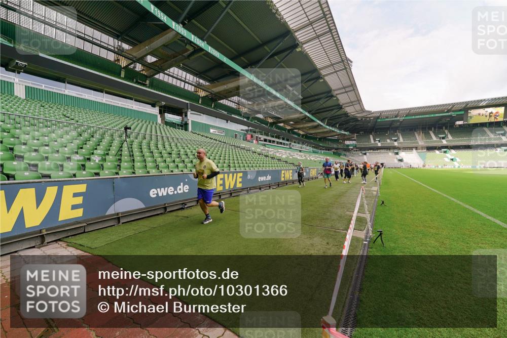 13.09.2026 - 21. swb-Marathon Bremen Michael Burmester http://msf.ph/oto/10301366 13.09.2026 10:44:56 Laufen im Stadion 10137, 10176, 10191, 10192, 10194, 10202, 10242, 10295, 10325, 10335, 10344, 10430, 10459, 10513, 10524, 10568, 10600, 10605, 10606, 10629, 10651, 10679, 10713, 10756, 10779, 10882, 10899, 10900, 10979, 10997, 10999, 11081, 11200, 11217, 11233, 11264, 11307, 11333, 11337, 11355, 11385, 11408, 11448, 11456, 11461, 11495, 11629, 11808, 11932, 11943, 12057, 12089, 12151, 12153, 12177, 12178, 12224, 12226, 12311, 12321, 12334, 12539, 10148 meine-sportfotos.de
