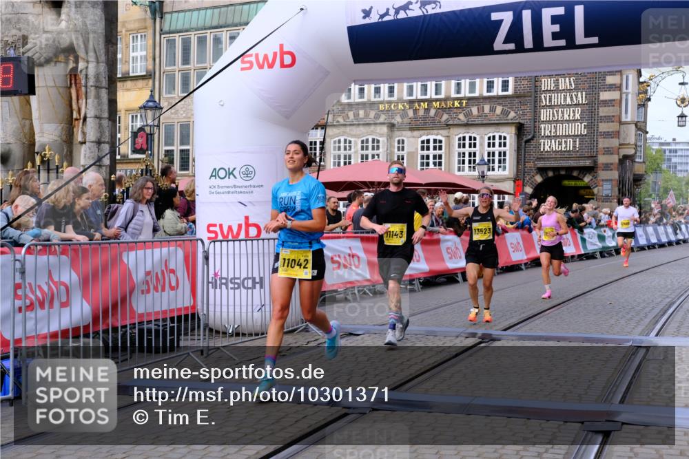 13.09.2026 - 21. swb-Marathon Bremen Tim E. http://msf.ph/oto/10301371 13.09.2026 10:43:25 Ziel 10336, 11042, 11143, 11265, 11442, 11632, 12053, 12469, 13523 meine-sportfotos.de