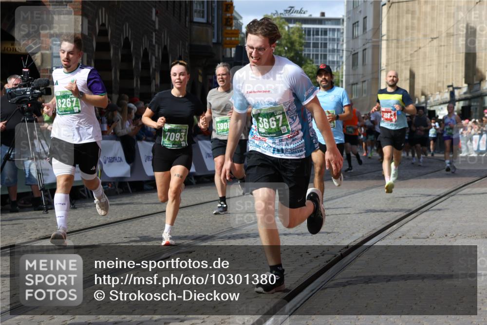 13.09.2026 - 21. swb-Marathon Bremen Strokosch-Dieckow http://msf.ph/oto/10301380 13.09.2026 13:29:51 Ziel 132, 1083, 1243, 1365, 1387, 1581, 2076, 2301, 2742, 2957, 3030, 3258, 3721, 4541, 4576, 5244, 5599, 6006, 6103, 6384, 6499, 6690, 6930, 7013, 7384, 7426, 7631, 7649, 7884, 8007, 8009, 8099, 8277, 8481, 8594, 8675, 8831, 9770, 9889, 10013, 13031, 109, 454, 1173, 1205, 1308, 1611, 1653, 1759, 1780, 1848, 2126, 3190, 3908, 4524, 5039, 5198, 5348, 5631, 6225, 6720, 6992, 6994, 8110, 8267, 8470, 9104, 9125 meine-sportfotos.de