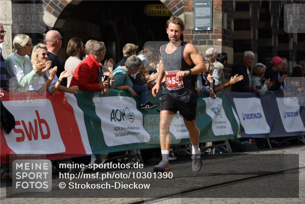 13.09.2026 - 21. swb-Marathon Bremen Strokosch-Dieckow http://msf.ph/oto/10301390 13.09.2026 12:51:33 Ziel 858, 1453, 13033, 482, 1126 meine-sportfotos.de