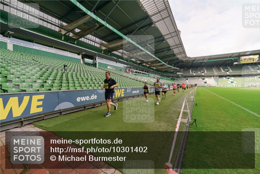 13.09.2026 - 21. swb-Marathon Bremen Michael Burmester http://msf.ph/oto/10301402 13.09.2026 10:45:14 Laufen im Stadion 10137, 10176, 10191, 10192, 10194, 10202, 10242, 10295, 10344, 10430, 10472, 10524, 10568, 10600, 10629, 10651, 10679, 10713, 10756, 10779, 10882, 10979, 10997, 10999, 11081, 11181, 11200, 11233, 11307, 11309, 11355, 11367, 11385, 11408, 11495, 11629, 11709, 11808, 11821, 11932, 11943, 12057, 12089, 12151, 12153, 12177, 12178, 12224, 12226, 12311, 12321, 12334, 12374, 12539, 10148, 10330 meine-sportfotos.de